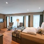Апартаменты Boardatfour *