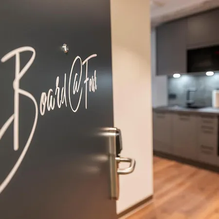 Boardatfour Apartment *